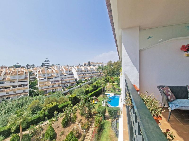 Foto c3358bcd-8ab5-4449-aed3-06350030de1b. Pis amb aparcament piscina a Calahonda Mijas