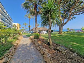 Apartament  Alhamar. Apartamento en planta baja con jardín privado en primera línea d