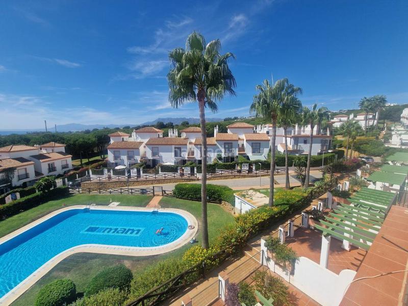 Foto 19c3b434-56bf-453f-a9f7-c81b27b159eb. Casa bifamiliare con parcheggio piscina in Cabopino - Artola Marbella