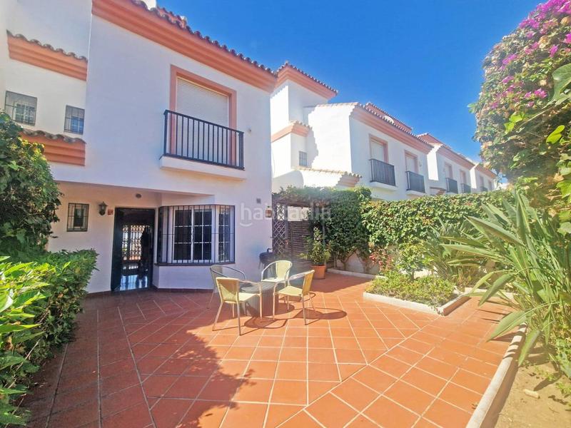 Foto 54209f3c-8efc-4017-9938-5f687ee4d9b3. Casa bifamiliare con parcheggio piscina in Cabopino - Artola Marbella