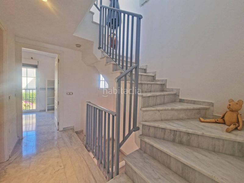 Foto 574cb343-81d7-414e-83c5-f6cea2a01621. Casa bifamiliare con parcheggio piscina in Cabopino - Artola Marbella