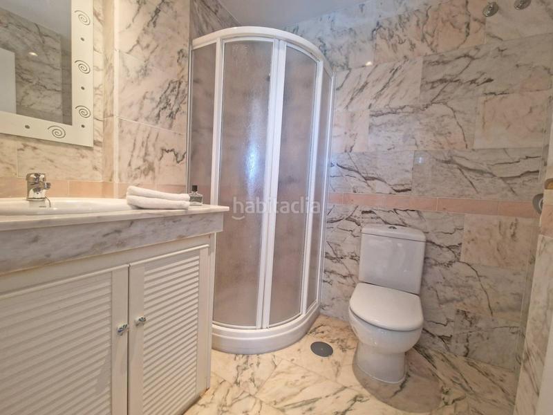 Foto a72621a7-8edc-43c0-8dc4-59827f1c5289. Casa bifamiliare con parcheggio piscina in Cabopino - Artola Marbella