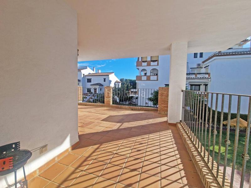 Foto 03467928-f22c-4e7c-9587-c1590772f688. Flat in Calahonda Mijas