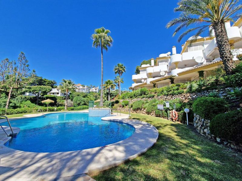 Foto c5ee6db8-7dec-4f6a-924c-daab69e86cbe. Pis amb aparcament piscina a Calahonda Mijas