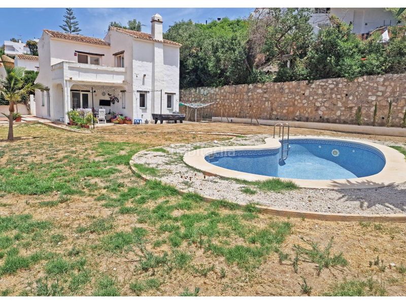 Foto 1b015483-9e08-43e1-97f0-b8d2581d57e0. Casa proyecto de reforma con un enorme potencial! en Mijas