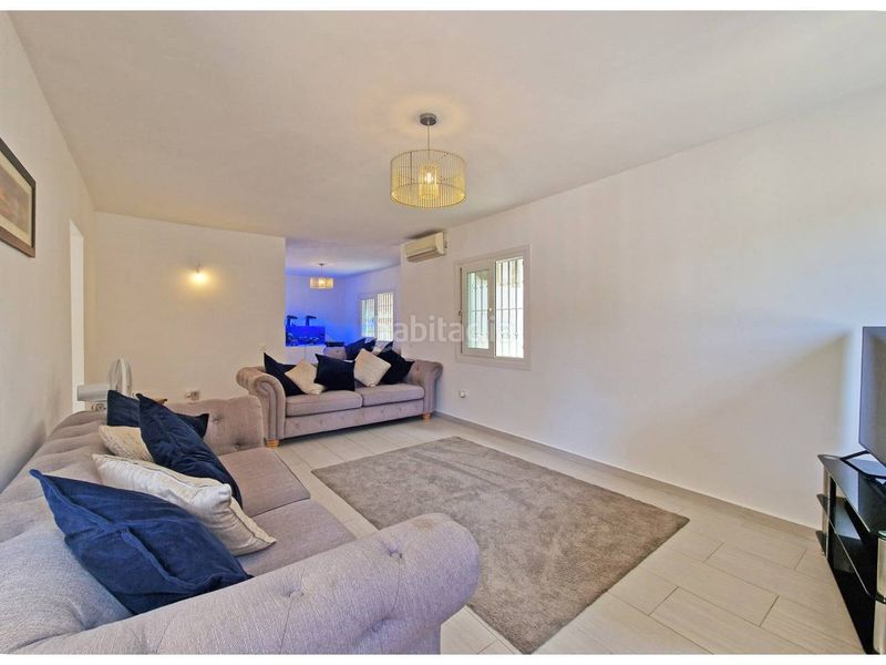 Foto c2470de0-f607-433d-a4b7-58b30378c9e8. Casa proyecto de reforma con un enorme potencial! en Mijas