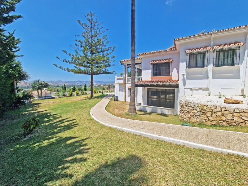 Foto 566bb184-8375-446d-9268-7a7994b0bc01. Casa amb calefacció aparcament piscina a campo de Mijas Mijas