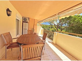 Piso  Calle águila real. Apartamento de 2 dormitorios en venta en la zona baja de calahon