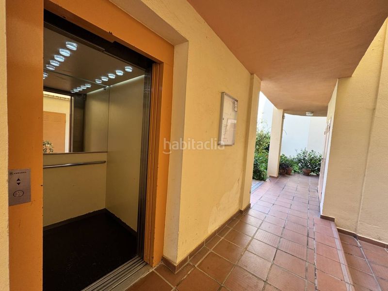 Foto 7092a207-7a15-4837-adda-d089fc929aa5. Pis amb piscina a Calahonda Mijas