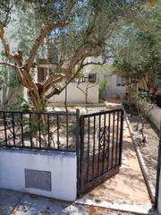 Maison jumelée à Plaza alquerias del niño perdido 21. Venta de vivienda pareada con jardin en caudiel