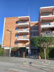 Etagenwohnung  Avenida de valencia 69. Venta de piso con garaje en viver