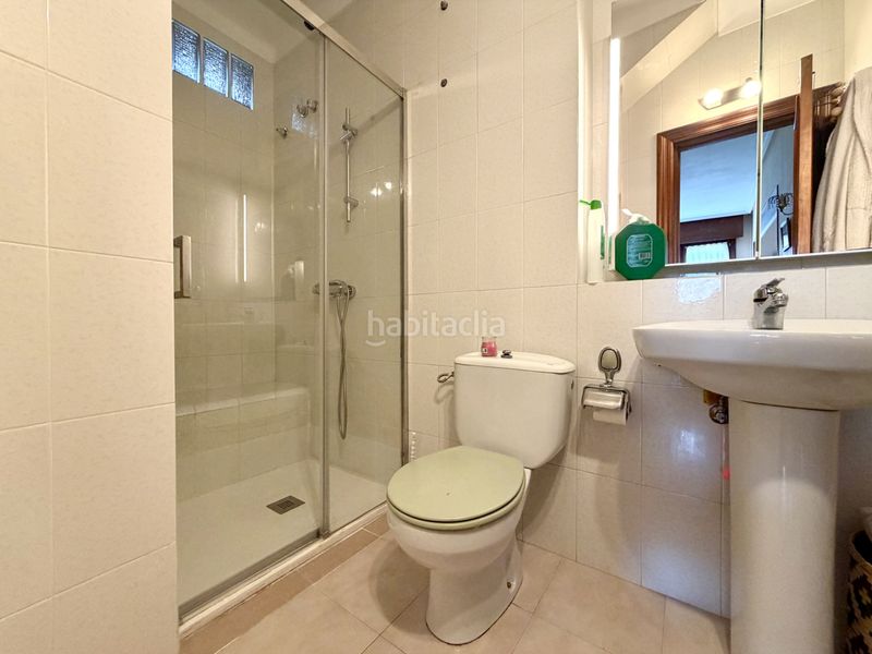Foto 6f80220e-4a71-4156-99e2-377127bd19fd. Casa aparellada amb calefacció a Kalero-Basozelai Basauri