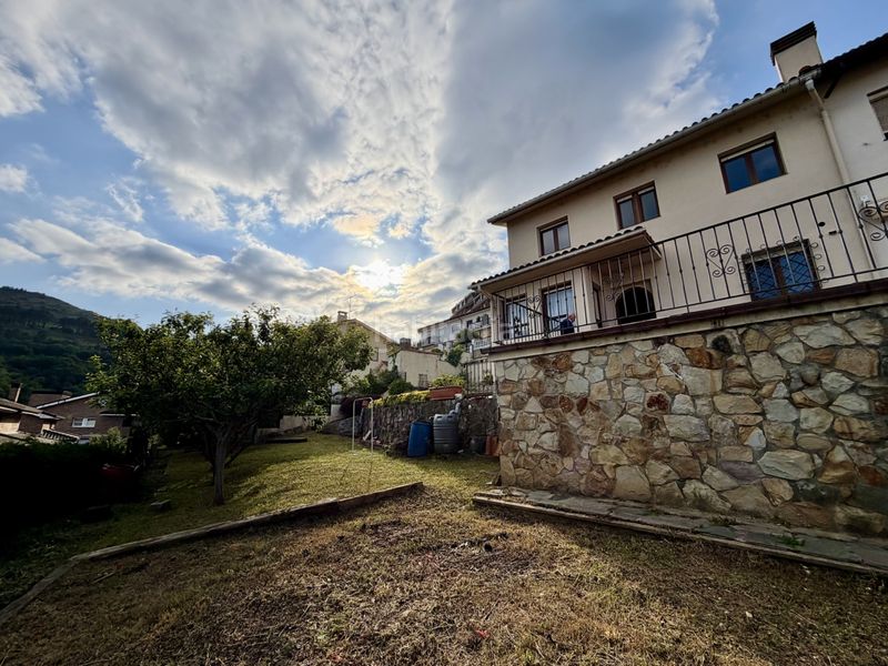Foto 7b663365-e538-4e46-8c82-203ea9667876. Casa aparellada amb calefacció a Kalero-Basozelai Basauri