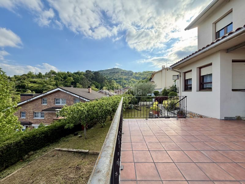 Foto bcddea43-671e-4971-8732-dc7773e95fe4. Casa aparellada amb calefacció a Kalero-Basozelai Basauri