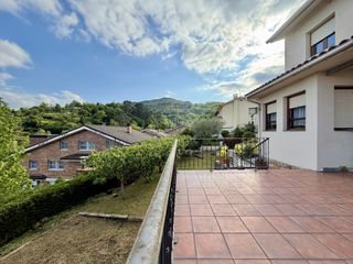 Towny house in Kalero-Basozelai. "casa con terreno en ubicación inmejorable".