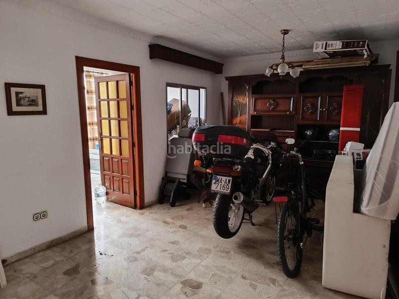 Foto 5c829a82-fea6-4100-8dac-06abc7149f60. Casa pareada en calle troncon 23 bajo de pareado centro en Fuengirola