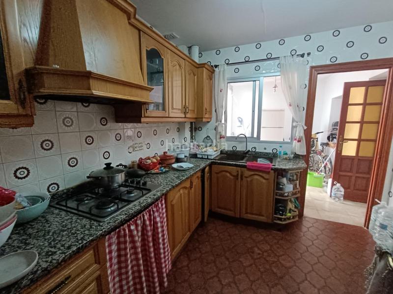 Foto 986896a4-0376-4192-be0b-73b4306a1409. Casa pareada en calle troncon 23 bajo de pareado centro en Fuengirola