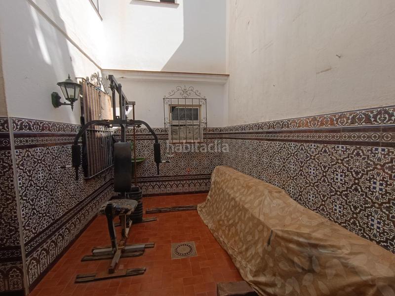 Foto cdd30e4d-fdcd-4820-b54a-1e60e4024810. Casa pareada en calle troncon 23 bajo de pareado centro en Fuengirola