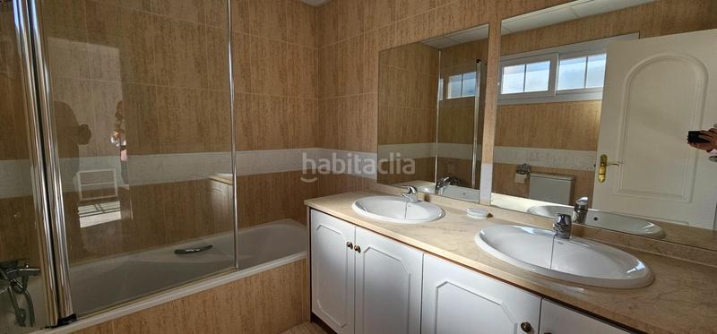 Foto 8e9a2d5a-7a72-432d-90d6-732560ec5728. Reihenhaus in avenida general caffarena 6 in Buenavista-Lauro Golf Alhaurín de la Torre