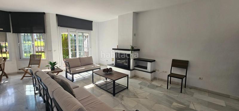 Foto a5dc95ab-db1e-4d04-9607-d125bf4d4fc6. Reihenhaus in avenida general caffarena 6 in Buenavista-Lauro Golf Alhaurín de la Torre