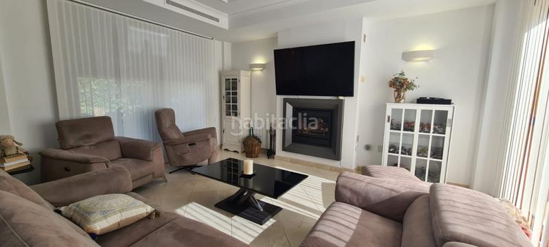 Foto 9ec5f4e8-7d2a-4025-a801-85922d9db9a2. Chalet en urbanizacion jardines del aguila villa jardines del aguila vistas al mar y primera linea de golf en Mijas