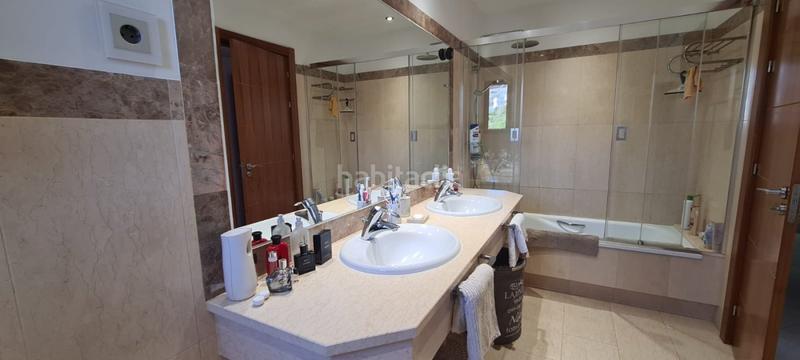 Foto a2758fe5-ba27-437d-a569-e025697ecb8b. Chalet en urbanizacion jardines del aguila villa jardines del aguila vistas al mar y primera linea de golf en Mijas