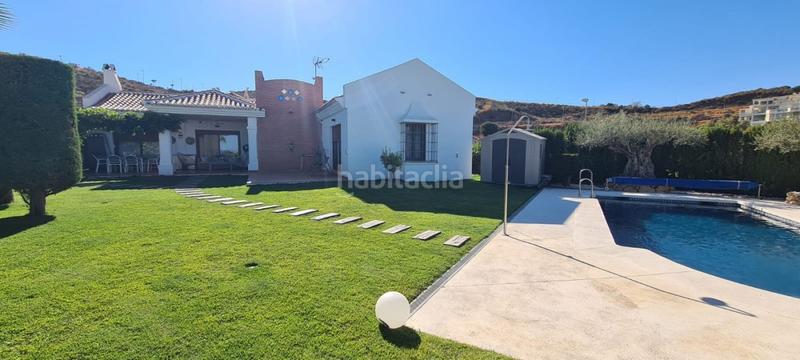 Foto a42f0a94-6f89-4645-a09c-0b2dc14b4848. Chalet en urbanizacion jardines del aguila villa jardines del aguila vistas al mar y primera linea de golf en Mijas
