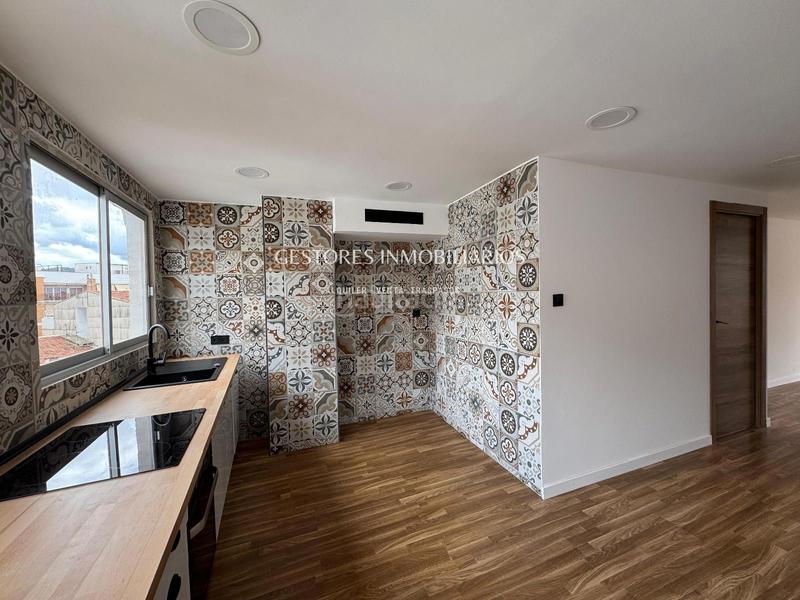 Foto 2ea1bca1-cd7b-4ee6-addb-d9aaf1c4a49a. Àtic a Santa Rosa Alcoi