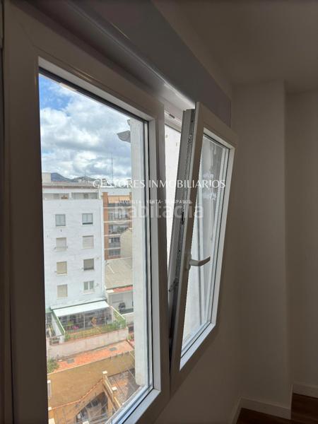 Foto febd9fab-119d-42e5-9a76-8e0f37cbdf3e. Àtic a Santa Rosa Alcoi