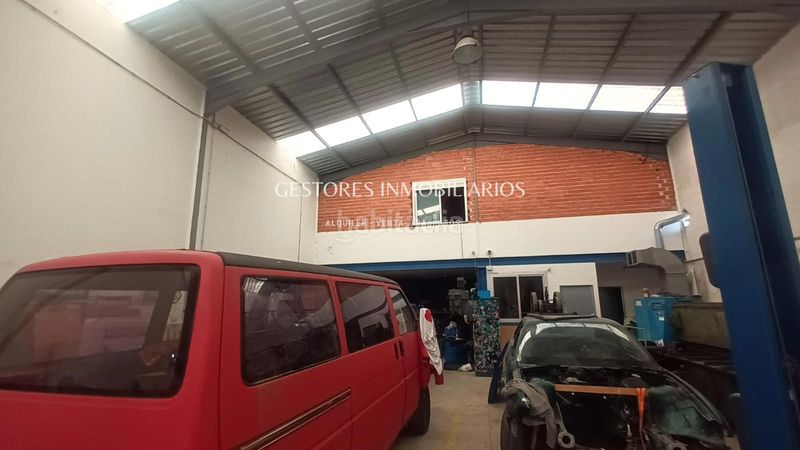 Foto f33a9a96-6b74-45b0-a999-4198206c4b0c. Capannone industriale in Alfafara