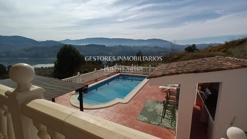 Foto 17c4c95b-3e51-43b1-8671-0ea85ef1f59c. Xalet amb calefacció piscina a Beniarrés