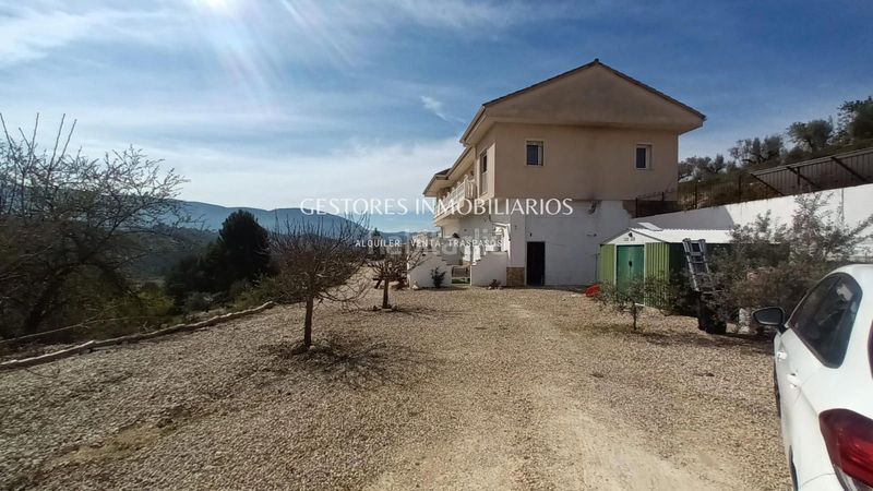 Foto 2f5ad1dd-268a-4ff5-b0ab-53333e95b49a. Xalet amb calefacció piscina a Beniarrés