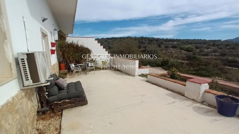 Foto c452c5c3-096e-4108-9966-a645563bcf6e. Xalet amb calefacció piscina a Beniarrés