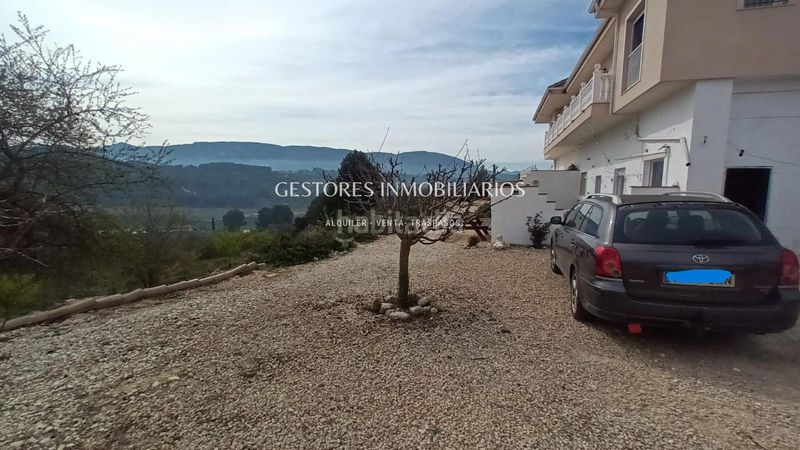 Foto d4f9a2d4-fa3f-4852-96bc-845e5d1bef28. Xalet amb calefacció piscina a Beniarrés