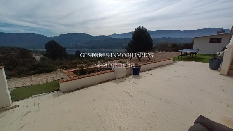 Foto d7dcb2be-f6db-4a29-b808-80cc1c08e828. Xalet amb calefacció piscina a Beniarrés