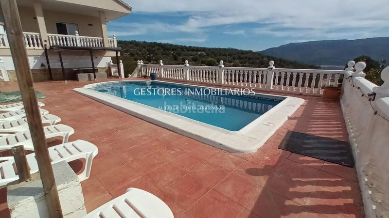 Foto dcb95fdc-df59-46f1-839f-84c358f1bd7d. Xalet amb calefacció piscina a Beniarrés