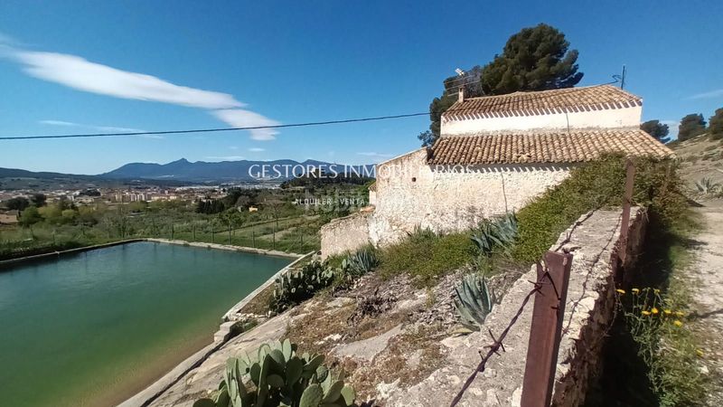 Foto b7a9cf9d-c396-47d7-b7f2-fe664fb3a5c4. Casa  de campo en Ibi