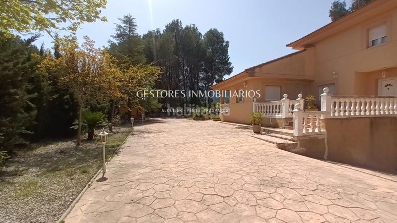 Foto 01bdf165-b3b6-458b-a7f9-3bbbe7562782. Chalet  en Cocentaina