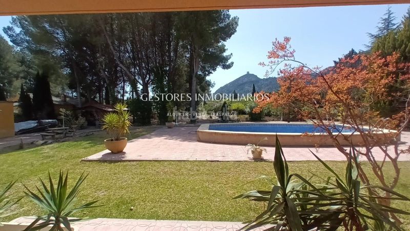 Foto eadaaa3f-208c-45b6-89f0-de77469db63b. Chalet  en Cocentaina