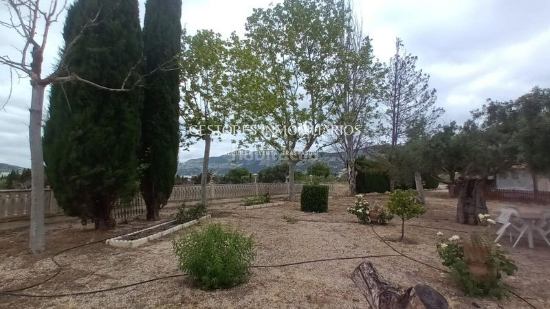 Foto 7b0730c8-1705-49b7-87b1-21c579024732. Xalet amb calefacció aparcament piscina a Onil