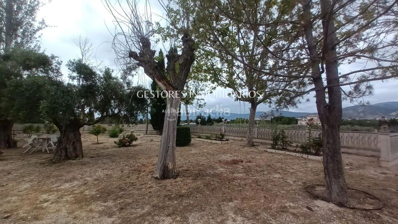 Foto aeb0b7e4-0dd3-4c60-b7ba-e1a13e96693d. Xalet amb calefacció aparcament piscina a Onil