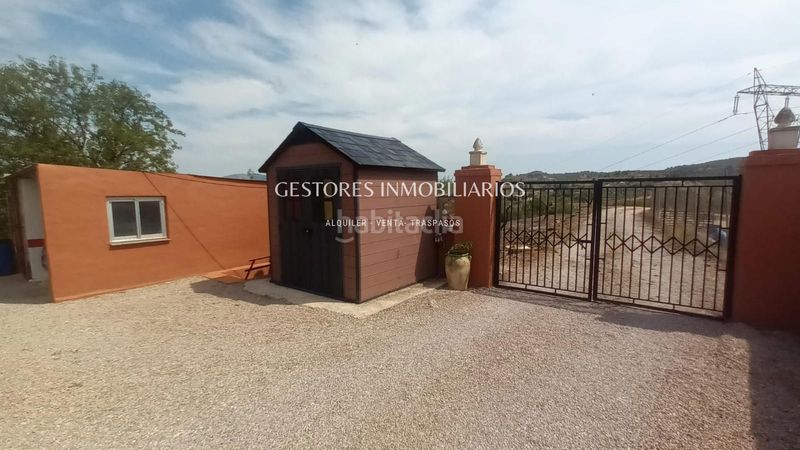 Foto ab1e625c-4009-49c6-8728-aa1de917e6e1. Xalet amb piscina a Cocentaina