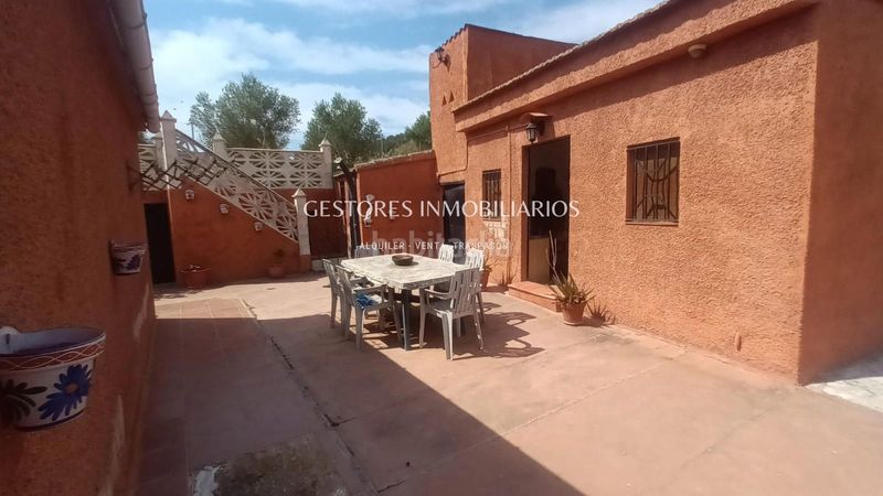 Foto d4fb2358-2576-43c1-b7c9-33c5f9b51771. Xalet amb piscina a Cocentaina