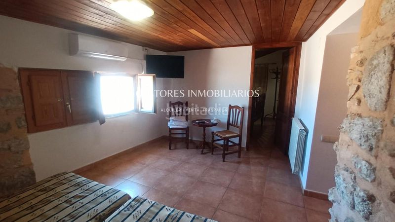 Foto 536afea1-1b39-4621-9a85-d388e20b72c4. Casa amb calefacció aparcament a Penàguila