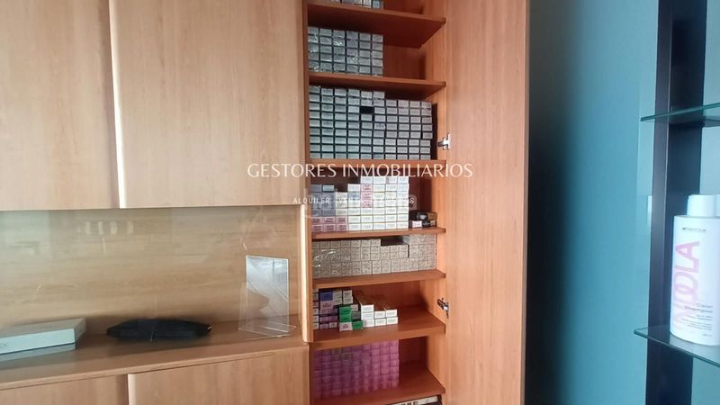 Foto 276a1532-10ed-4f80-a803-9ccce4436c5b. Local comercial a Zona Nord Alcoi