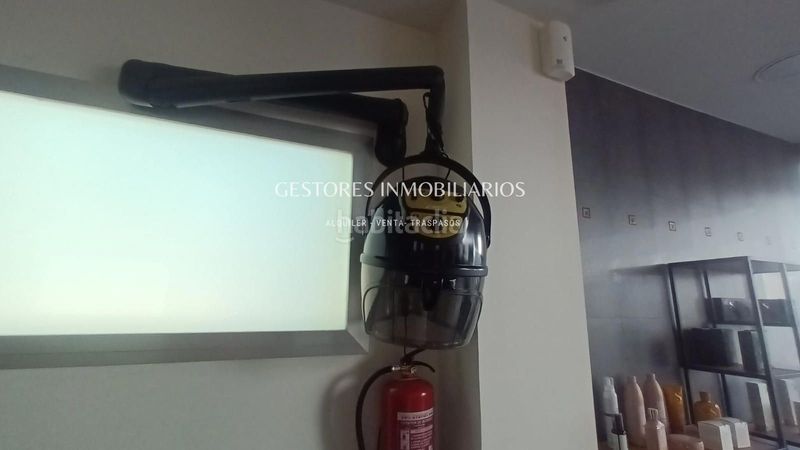 Foto 2b1dbe84-690d-48b4-b049-22714c102c08. Local comercial a Zona Nord Alcoi