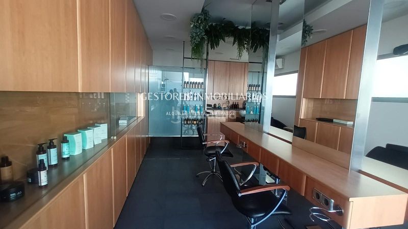 Foto 93135691-56f7-43b1-a24d-91f748a177e4. Local comercial a Zona Nord Alcoi