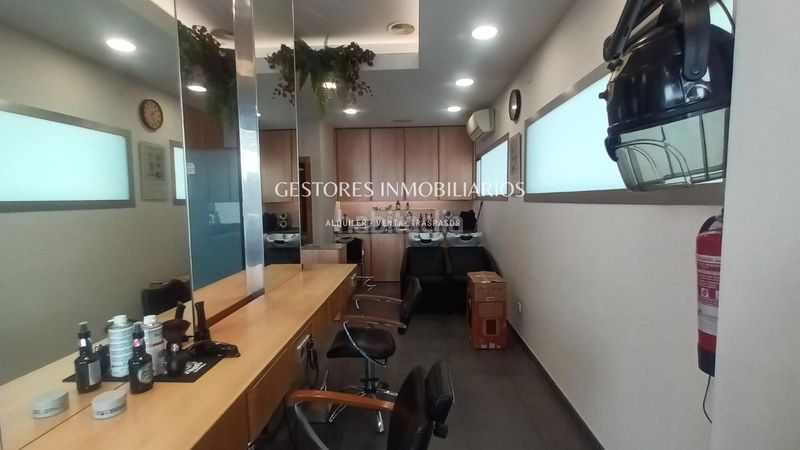 Foto dfdcfebe-686e-420c-b3d2-8925d9626d05. Local comercial a Zona Nord Alcoi