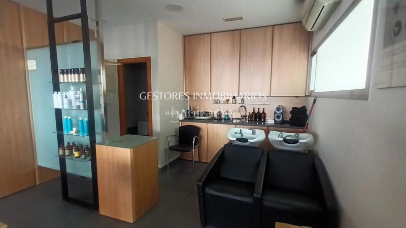 Foto f4e21208-cd65-406d-8db4-24c38218260c. Local comercial a Zona Nord Alcoi