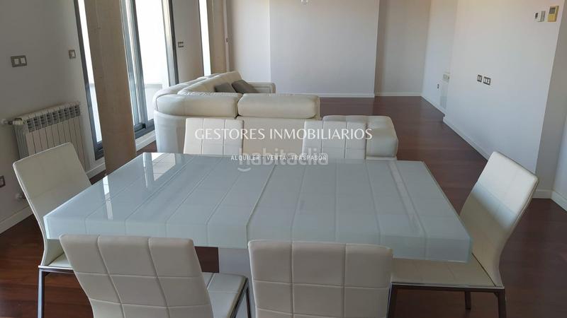 Foto ea9a0103-5147-4e80-b4df-0dd8b3db3f17. Àtic amb calefacció aparcament a Eixample Alcoi